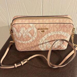 NWOT Michael Kors Jetset Camera Crossbody